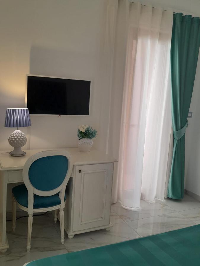 La Vigna Del Vento Bed & Breakfast Casola di Napoli Luaran gambar