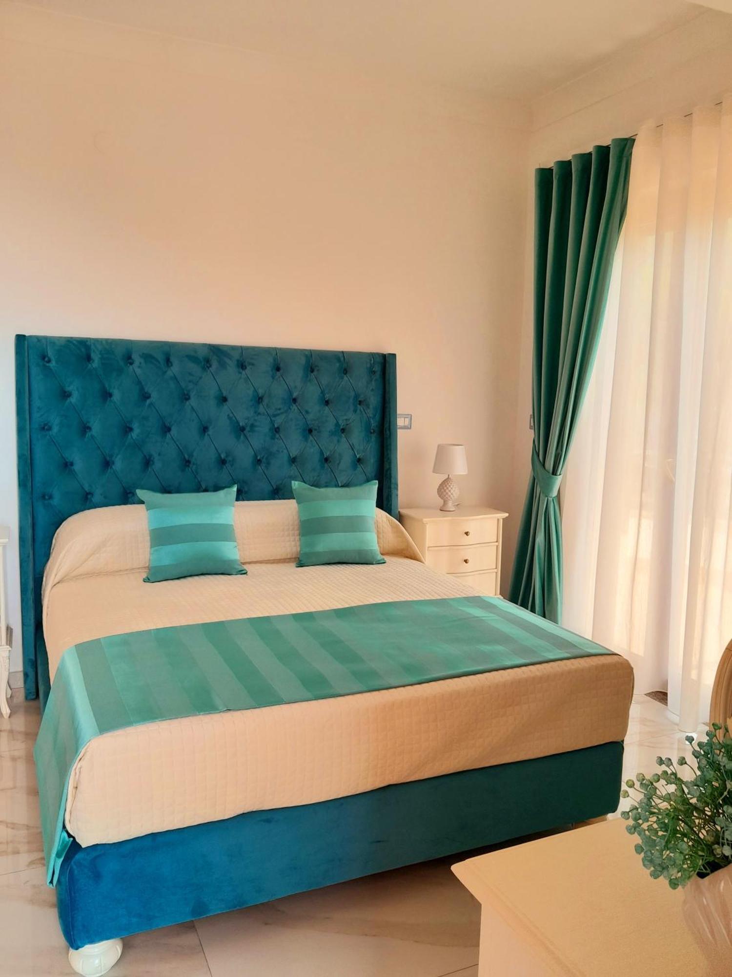 La Vigna Del Vento Bed & Breakfast Casola di Napoli Luaran gambar