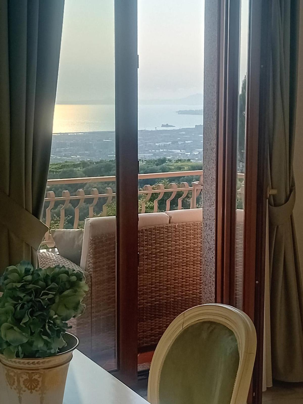 La Vigna Del Vento Bed & Breakfast Casola di Napoli Luaran gambar