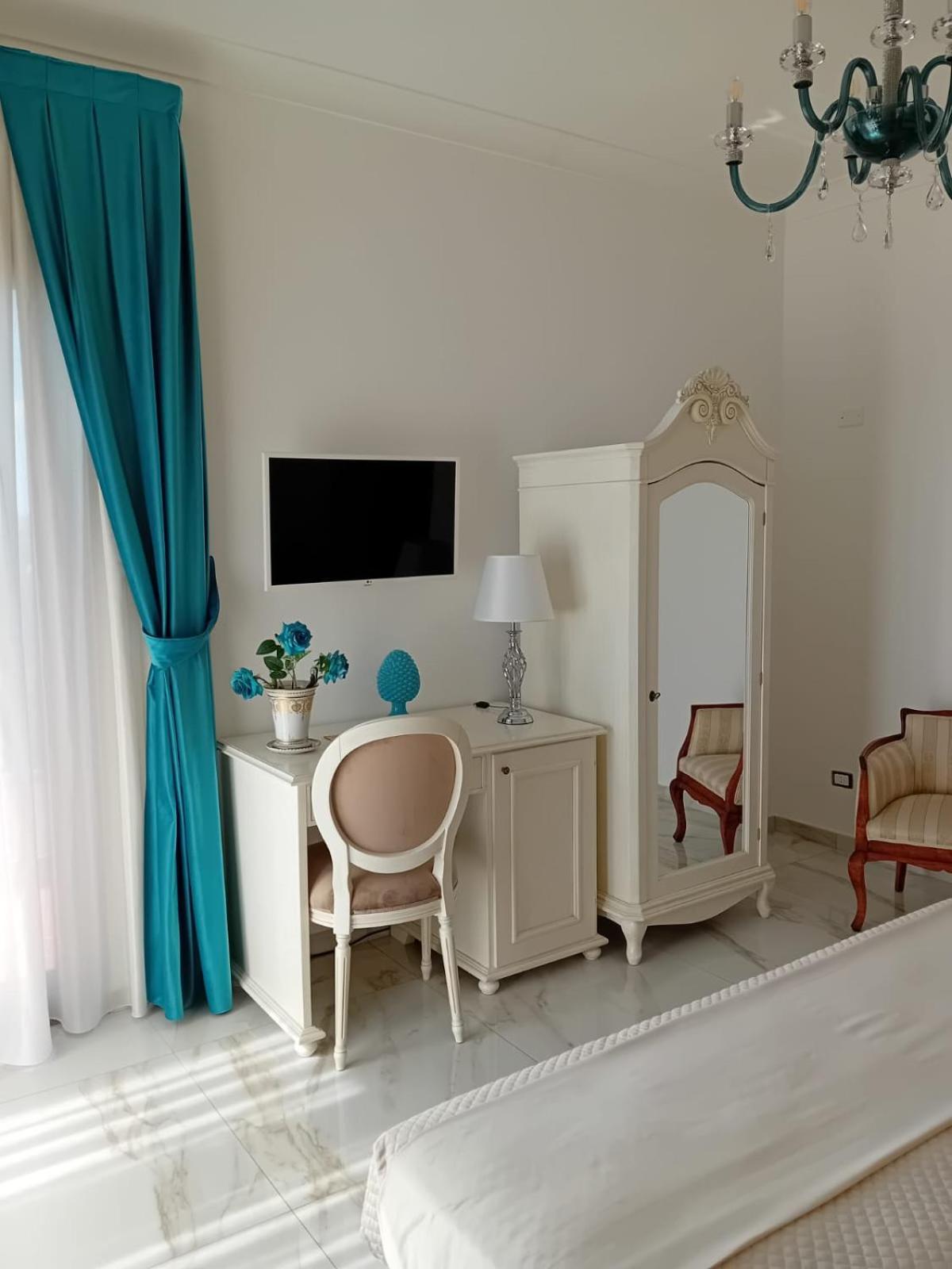 La Vigna Del Vento Bed & Breakfast Casola di Napoli Luaran gambar