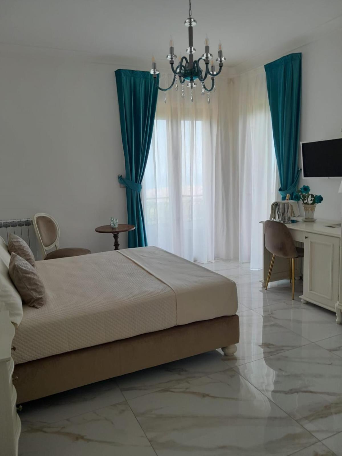 La Vigna Del Vento Bed & Breakfast Casola di Napoli Luaran gambar
