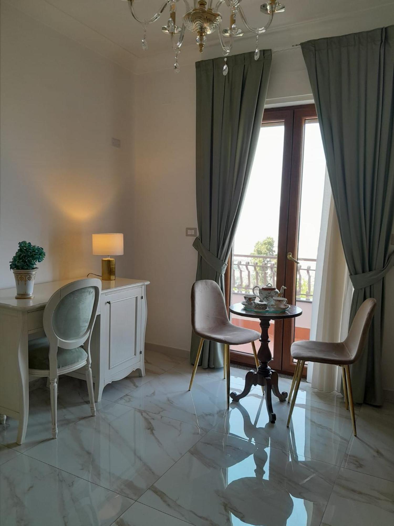 La Vigna Del Vento Bed & Breakfast Casola di Napoli Luaran gambar