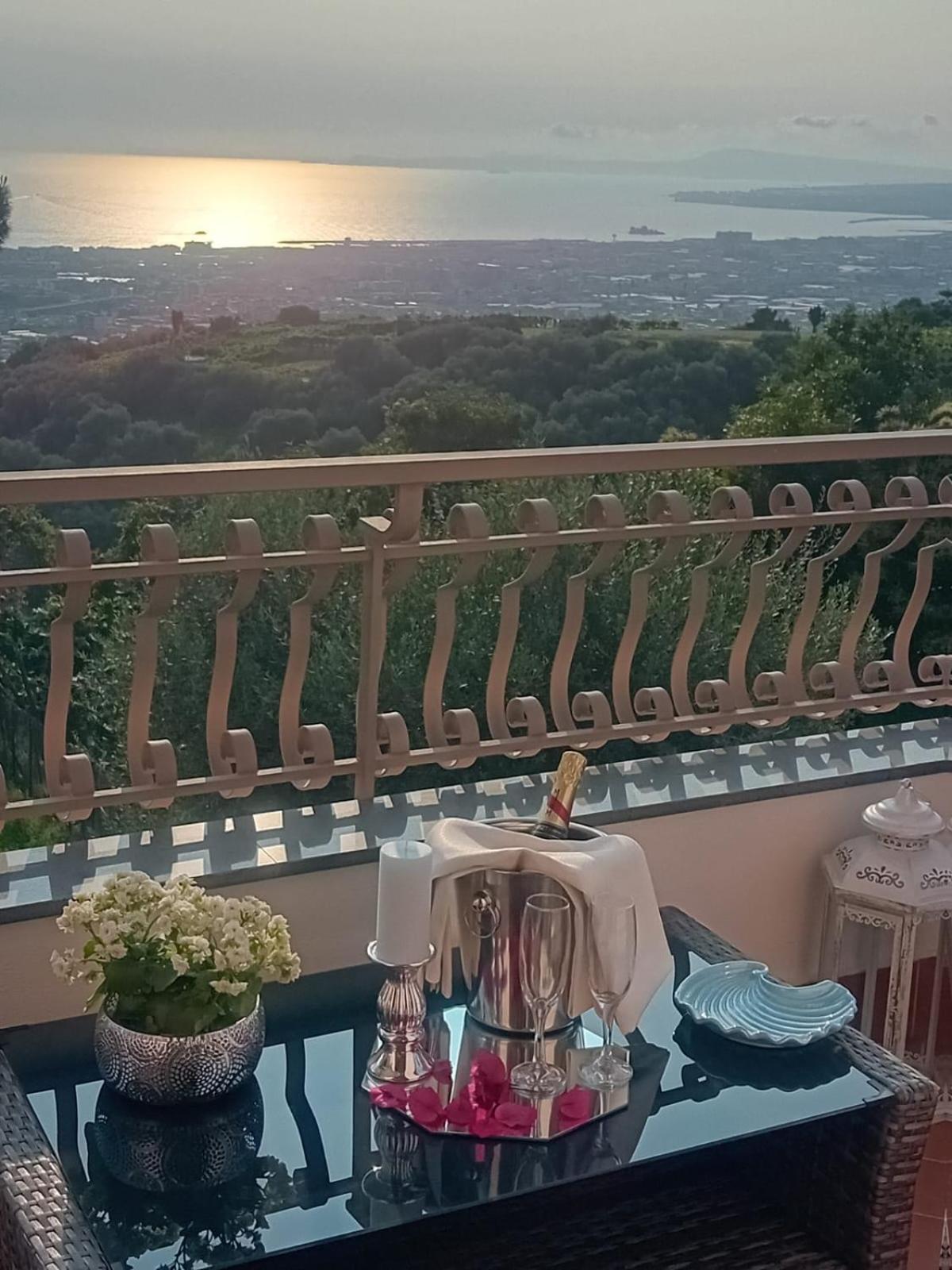 La Vigna Del Vento Bed & Breakfast Casola di Napoli Luaran gambar