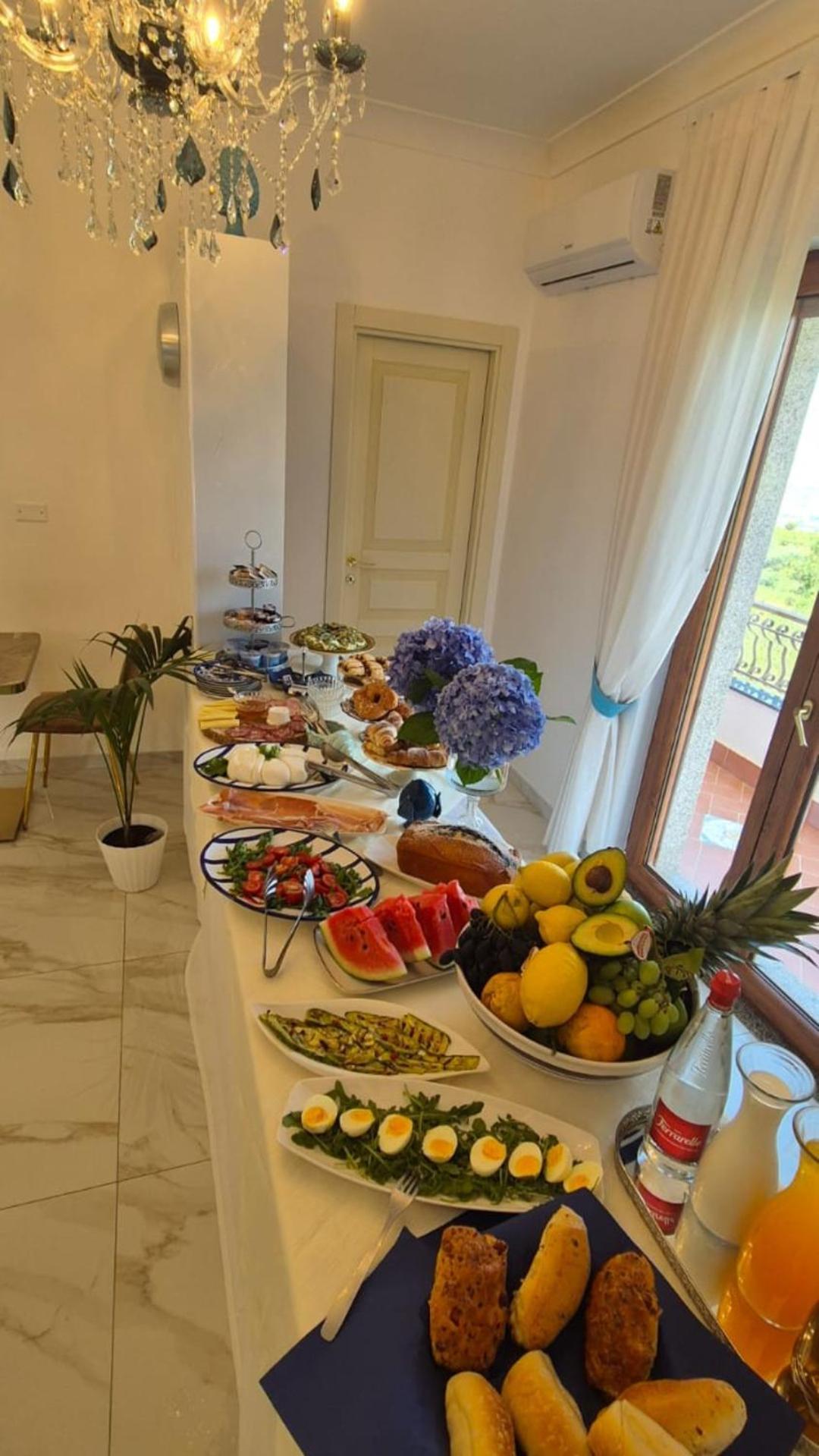 La Vigna Del Vento Bed & Breakfast Casola di Napoli Luaran gambar